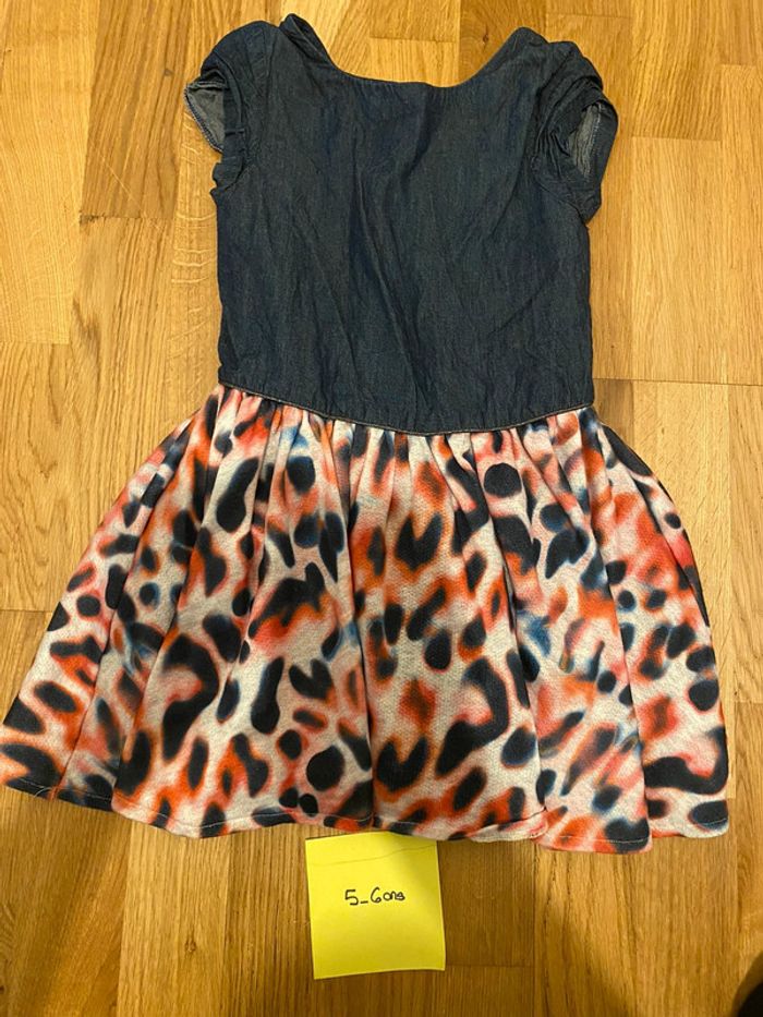 Jolie robe 5-6 ans - photo numéro 2