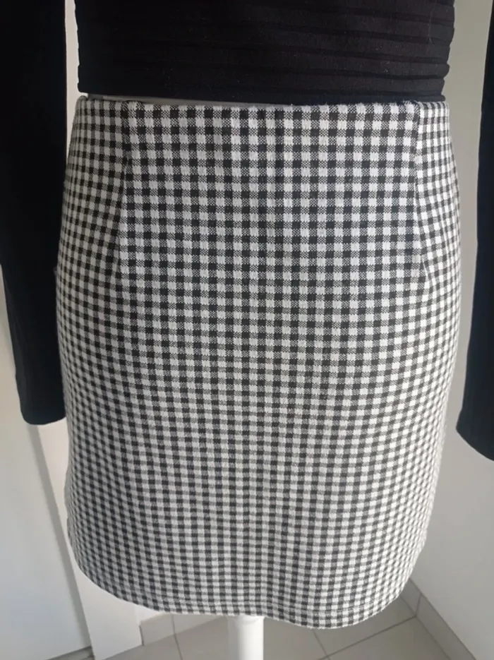 Magnifique jupe à carreaux vichy noir et blanc et boutons et poches devant T.M Jennyfer - photo numéro 3