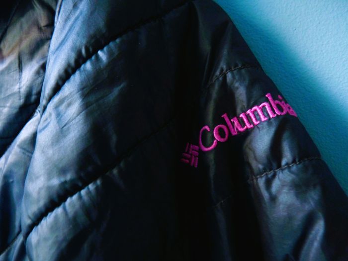 Doudoune Fille columbia 10 ans sport montagne noir rose TBE - photo numéro 2