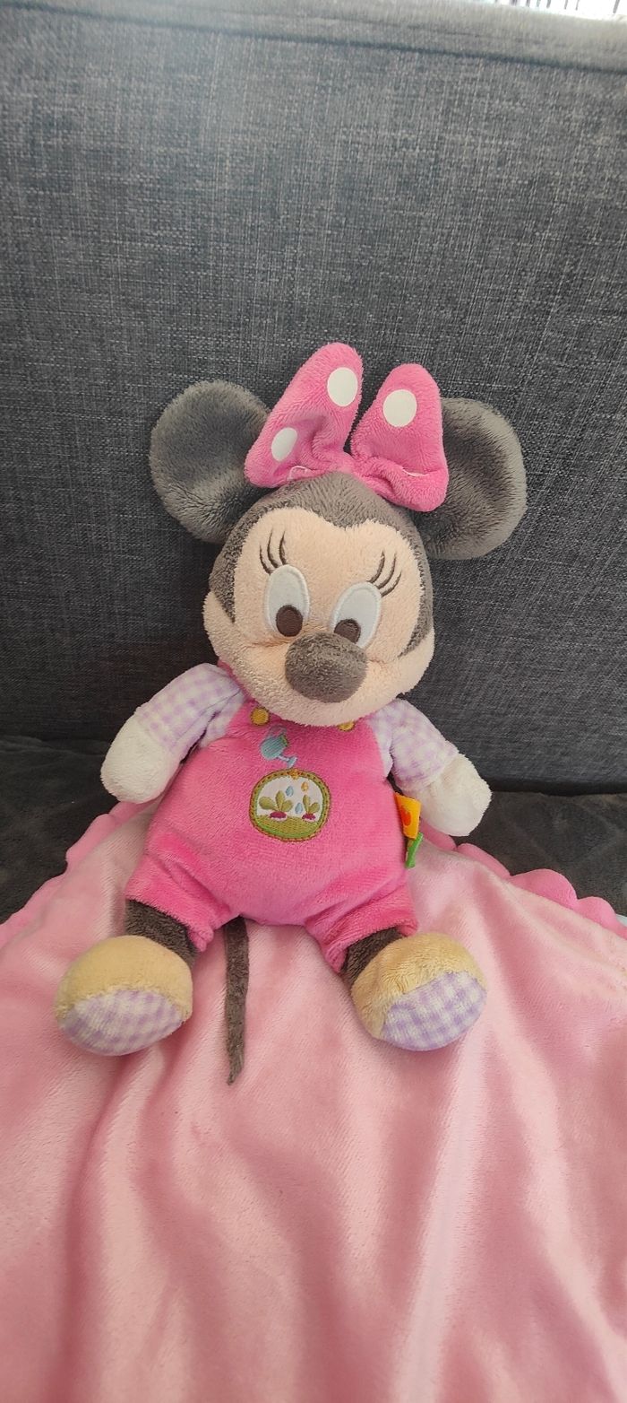 Peluche Minnie Disney jardin - photo numéro 2