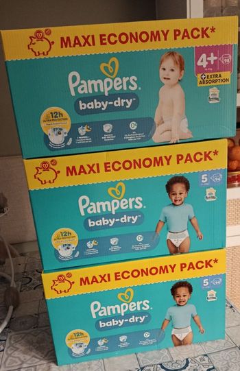 Couches Pampers Baby Dry taille 4 + et taille 5