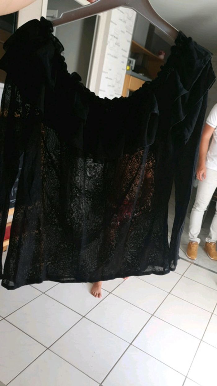 Haut noir élastique dentelle transparent