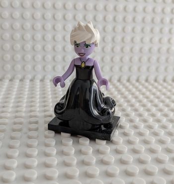Figurine Disney , la petite sirène : Ursula la Sorcière des mers , style lego