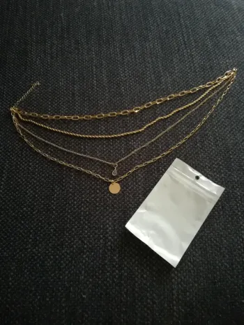 Magnifique collier doré à 4 rangs, neuf