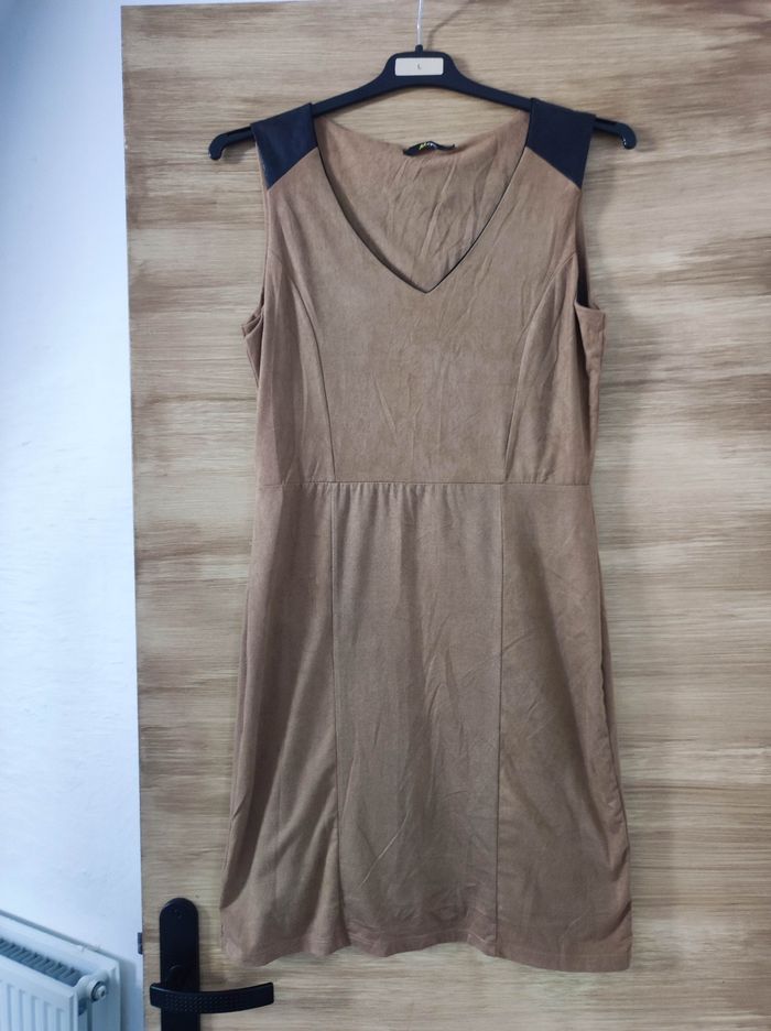 Robe courte taille M camel effet daim