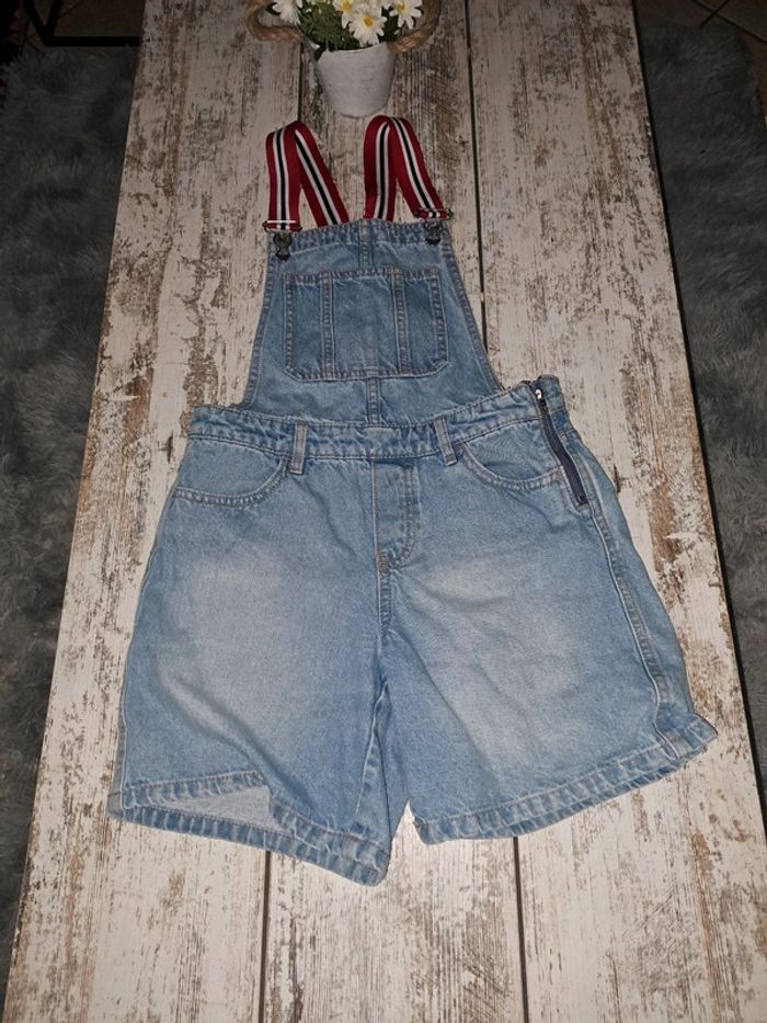 Short salopette bretelle réglable à rayures