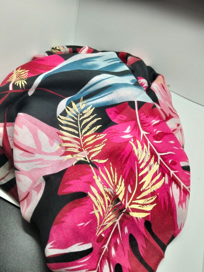 Écharpe fleuri - photo numéro 2