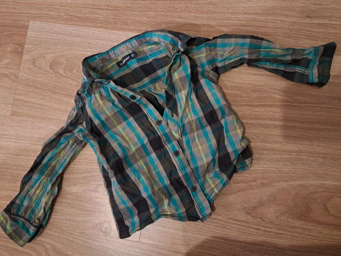 Chemise à carreaux gris,bleu et vert taille 92 cm