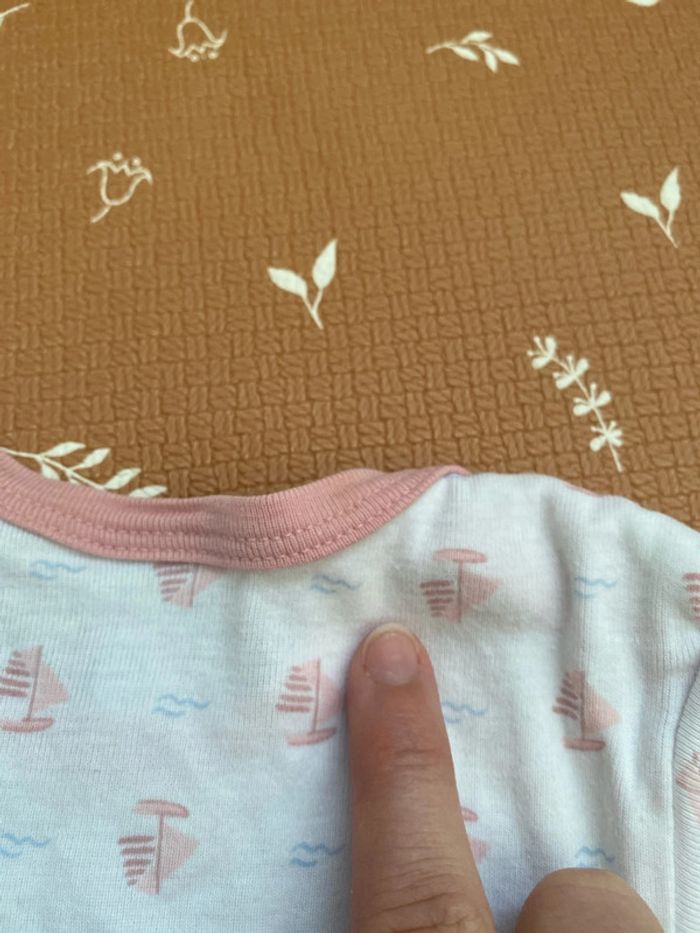 Lot bodys 24 mois - Petit Bateau - photo numéro 4