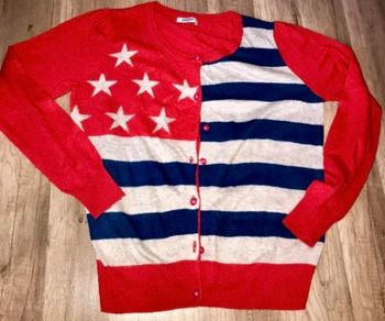 Gilet à bouton couleur rouge blanc bleu marque suncoo taille s/m bon état bien porté vintage