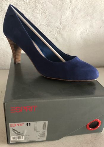 Esprit - une paire de chaussures à talons bleu - 41