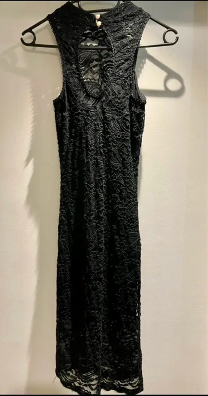 Robe noire en dentelle élégante – Taille 34 - photo numéro 3
