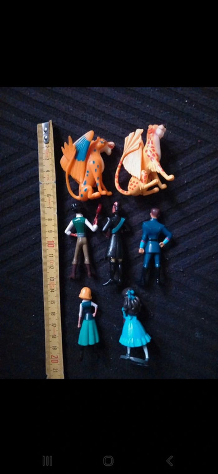 Lot 8 figurines Elena d'Avalor - photo numéro 8