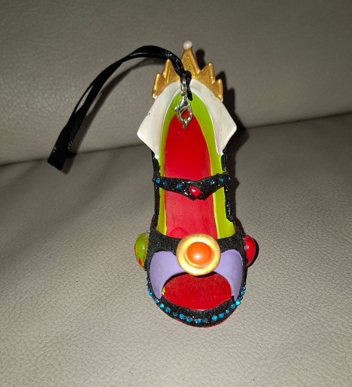 Mini chaussure mini shoes
ornement la mechante reine
disney - photo numéro 7