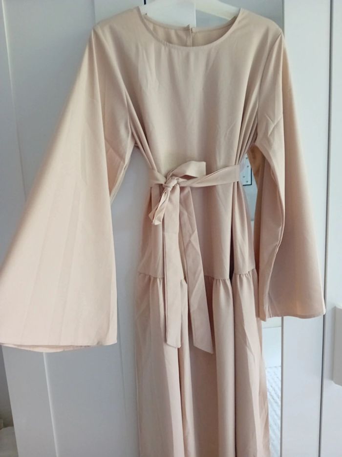 Robe longue neuf t.M 🌼💛 - photo numéro 2