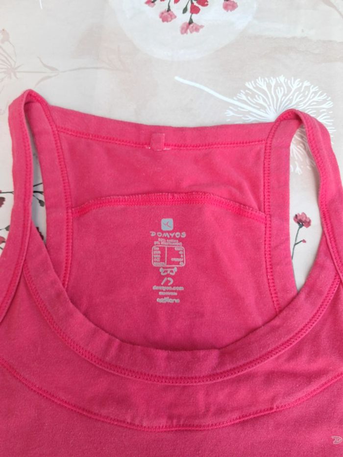 Joli et pratique debardeur / haut de sport brassière elastiquée intégrée fushia - T40 - Domyos - photo numéro 2