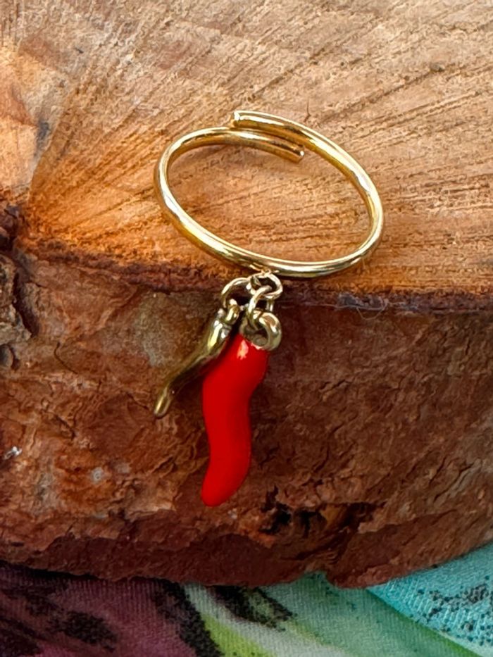 Bague réglable acier inoxydable or cornes piment résine rouge et acier inoxydable or - photo numéro 2
