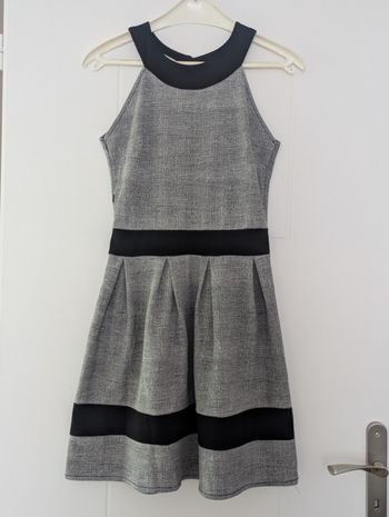 Robe grise avec noeud dans le dos taille 36