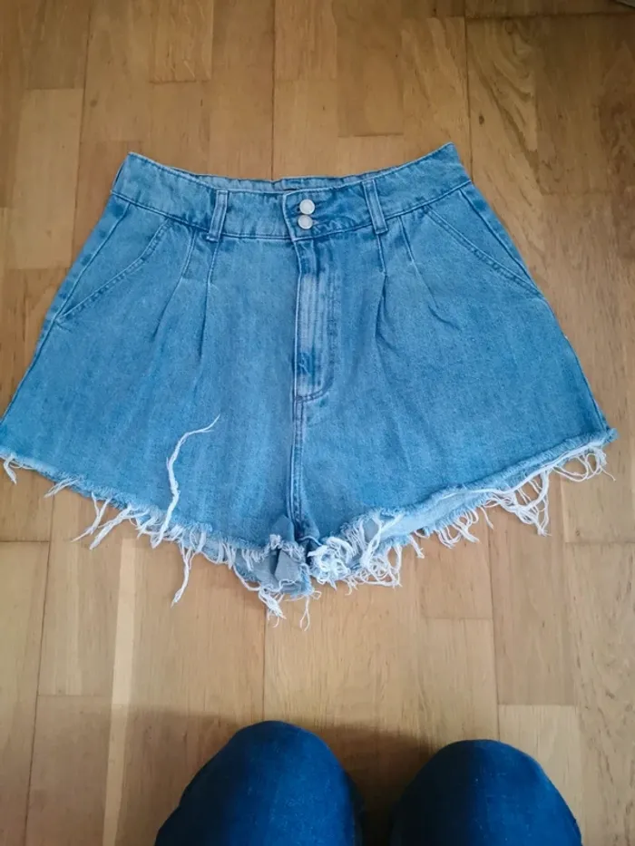 Short en jean Bershka taille 38