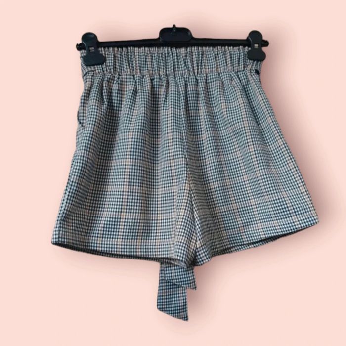 Short. - photo numéro 2