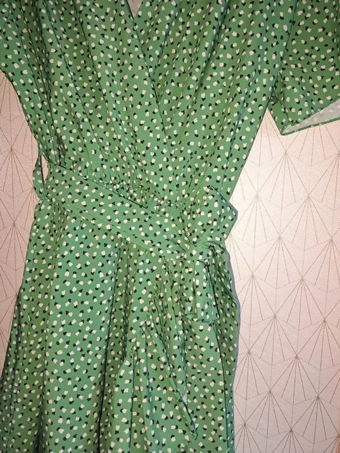 Robe à volants femme verte 36/38 avec ceinture comme neuve new collection 5eme saison - photo numéro 4