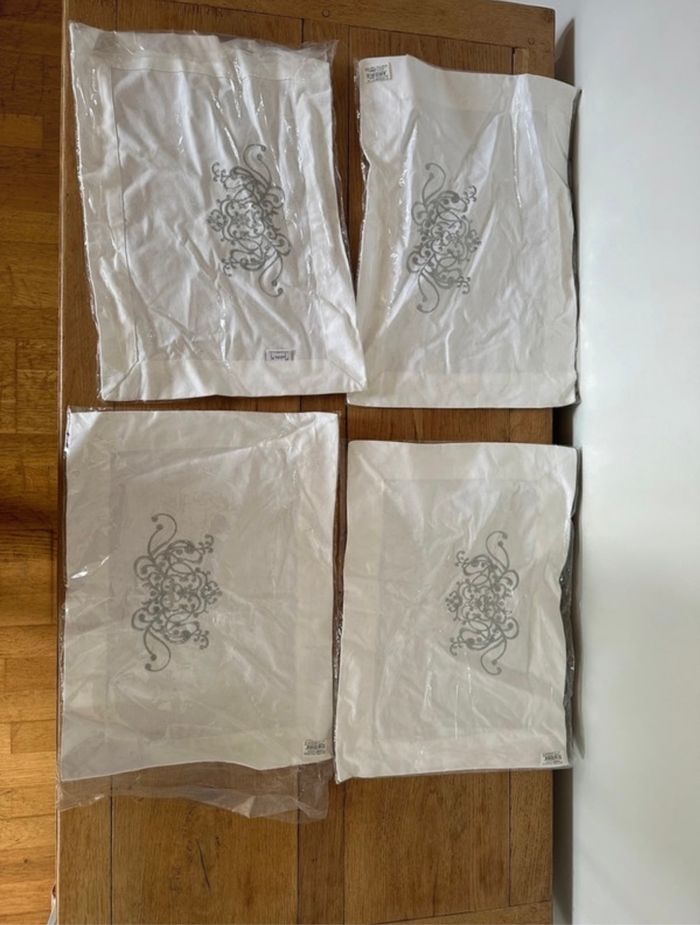 Lot de 4 sets de table