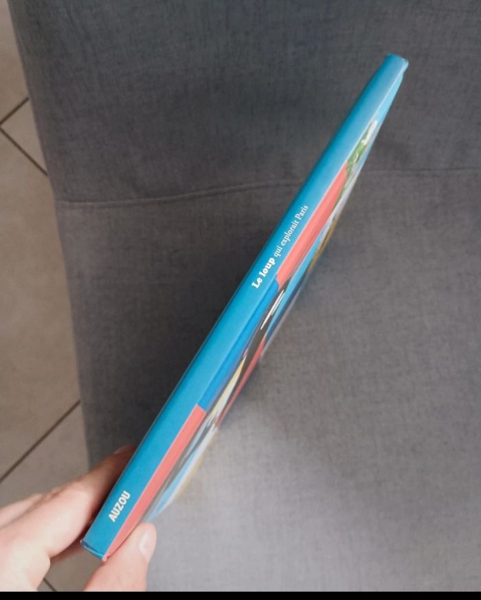 Livre le loup qui explorait Paris - photo numéro 2