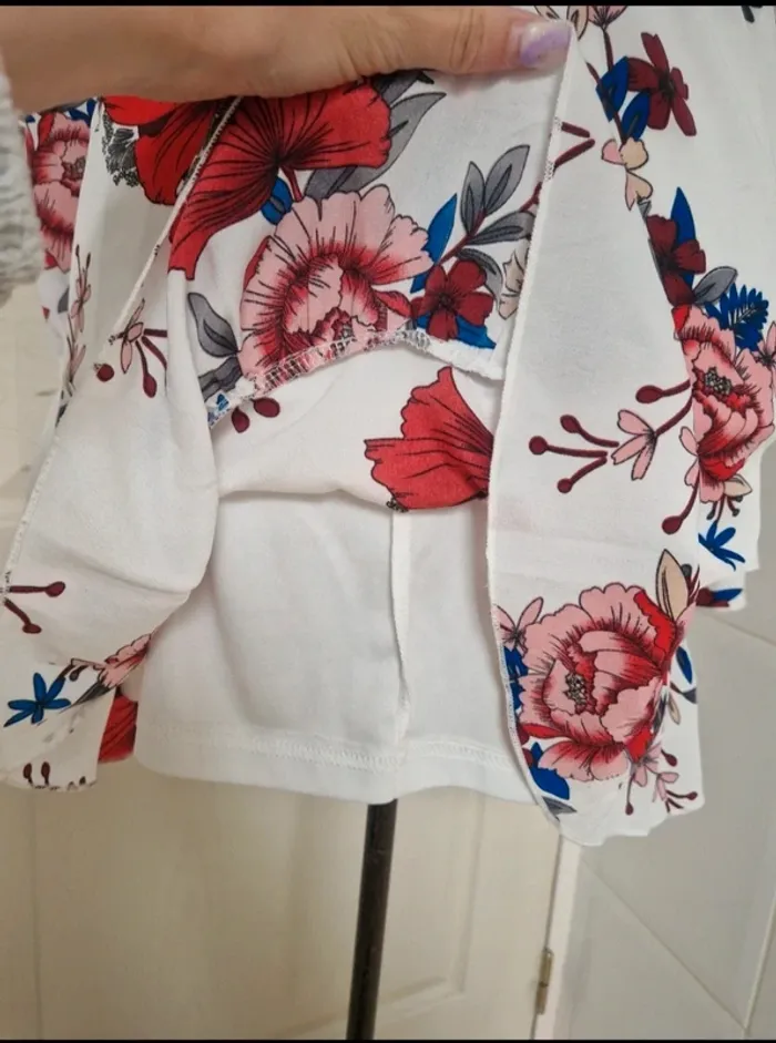 Neuf jolie robe blanche fleurie femme Parisian taille XS34 - photo numéro 7