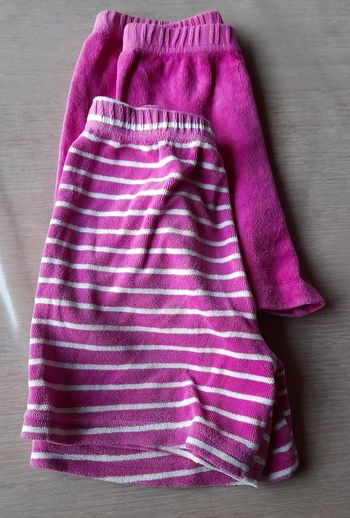 Lot de 2 shorts fille 4 ans.