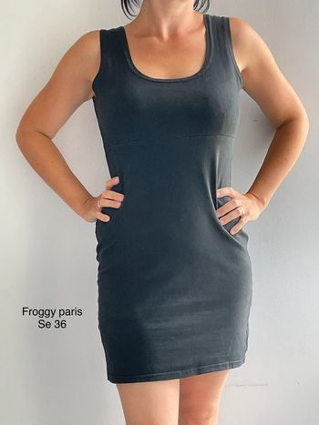 Petite robe courte  noire été bretelles larges