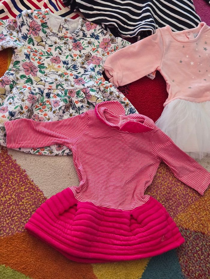 Lot robes petit bateau 6 mois - photo numéro 3