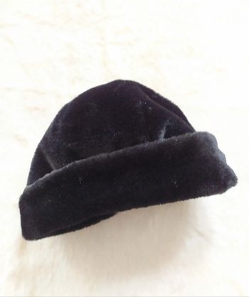 Chapeau bonnet chic en velours pour automne-hiver