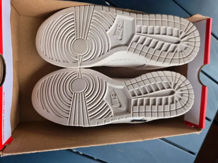 Nike dunk low Taille 39 creme beige neuve - photo numéro 8