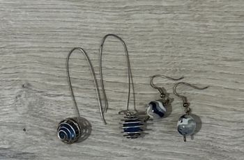 2 paires de boucles d’oreilles