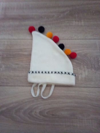 Bonnet bébé un an avec pompon