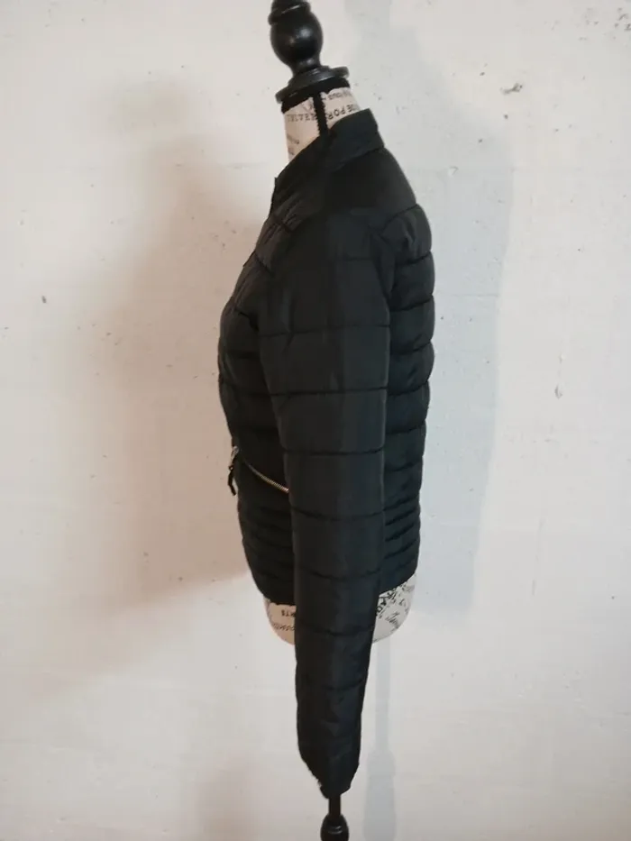 🖤 Blouson mi-saison imperméable Bershka – Taille S – Très bon état - photo numéro 3