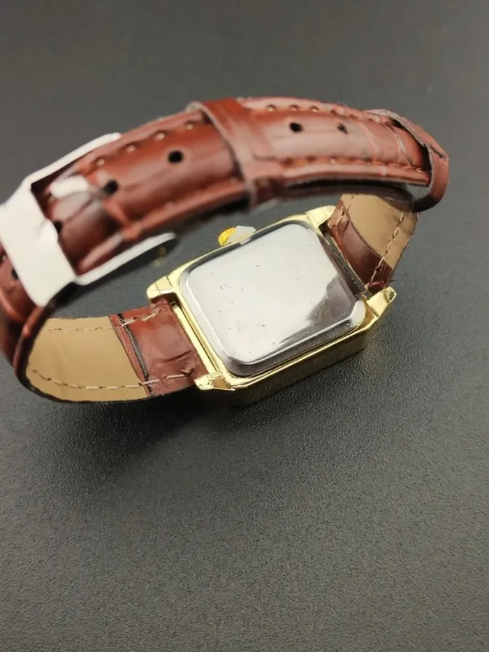 Montre rectangulaire dorée, marron effet rétro - photo numéro 3