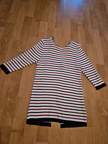 Pull rayé avec nœuds au dos