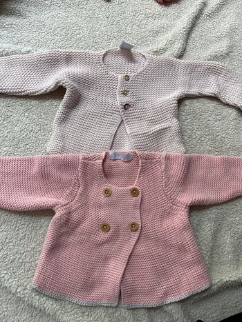 Lot de 2 gilets Petit bateau et Cadet Rousselle en 6 mois