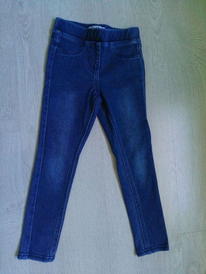 pantalon fille 5 ans, très bon état