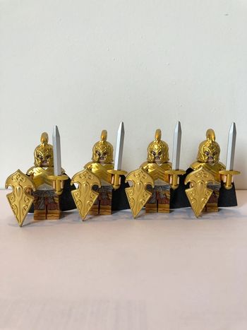 Figurine type lego 4soldats elfes. le seigneur des anneaux