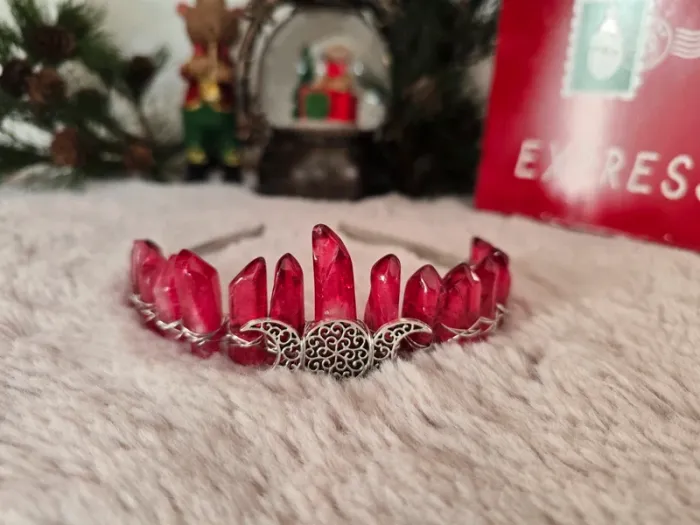 Couronne Cristaux Rouges & symbole triple Lune - Idéale cosplay / festival