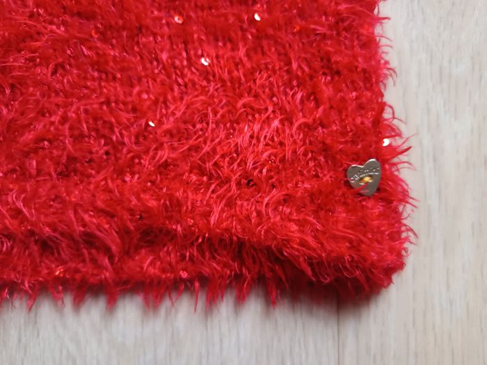Pull rouge scintillant - photo numéro 2