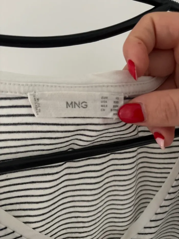 TEE shirt à rayures noir et blanche manche courte - photo numéro 3