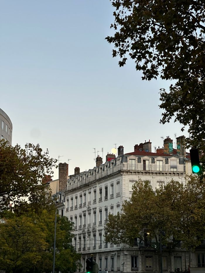 Pull Kiabi de Noël taille 8 an - photo numéro 3