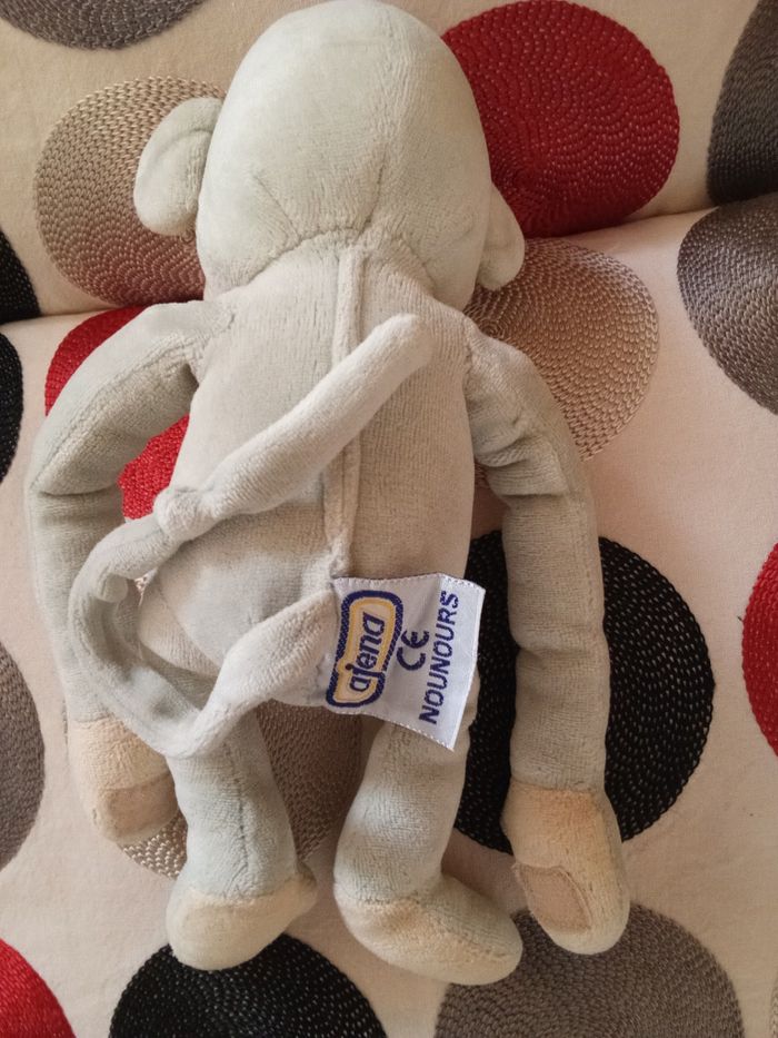Doudou  Popi Popy singe gris clair salopette rayée rouge blanc marque Ajena  de 2002  soit 23 ans  Nounours singe gris clair  / vêtement rouge d'occasion  vintage ancien - photo numéro 10