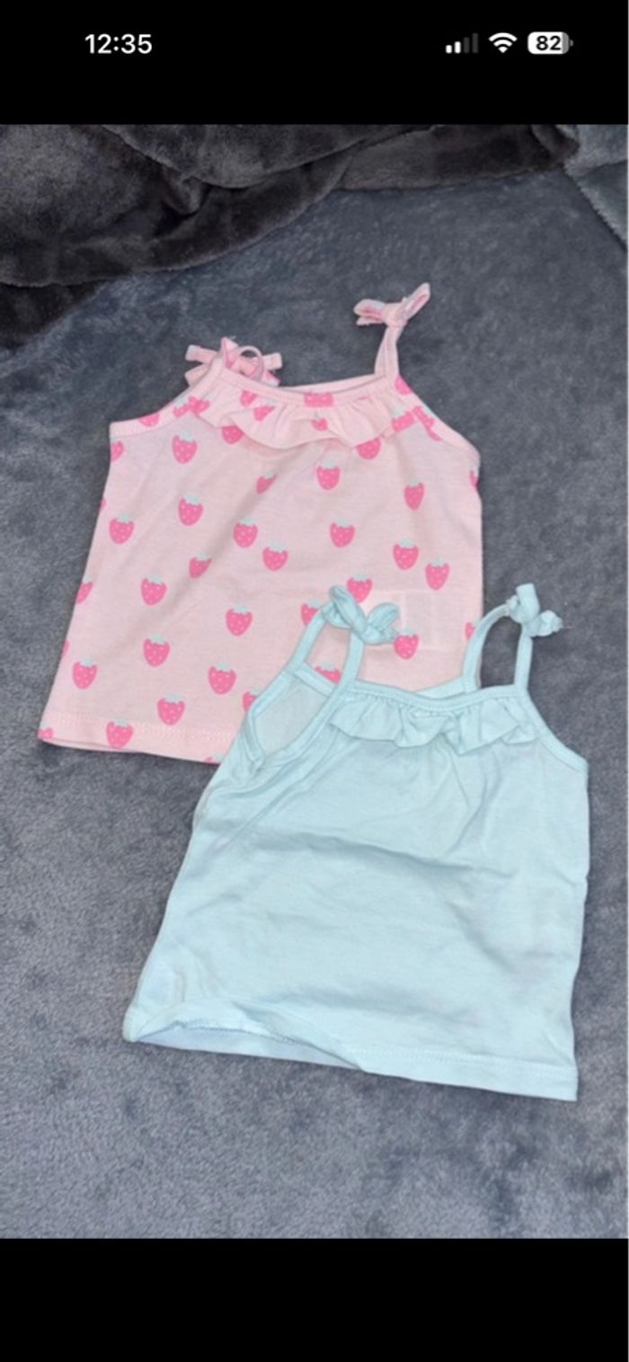 2 tee-shirts à bretelles