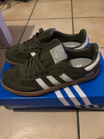 Tennis kaki