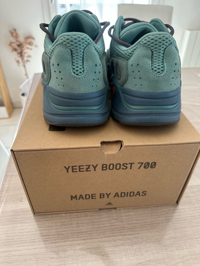 Yeezy boost 700 Faded Azure - photo numéro 4