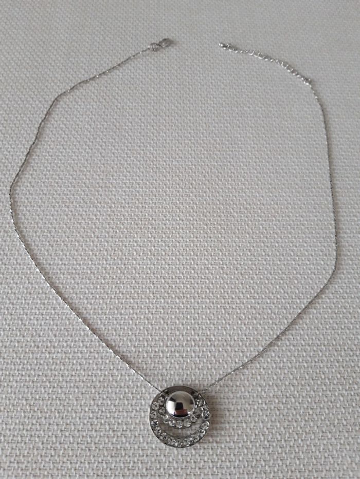 Collier avec pendentif - photo numéro 2